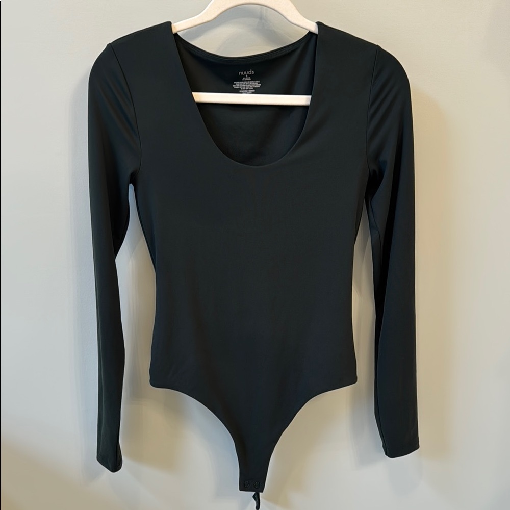 NUUDS Long Sleeved Scoop Neck Bodysuit